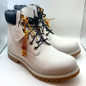 Timberlands leather boots size 10 NEW